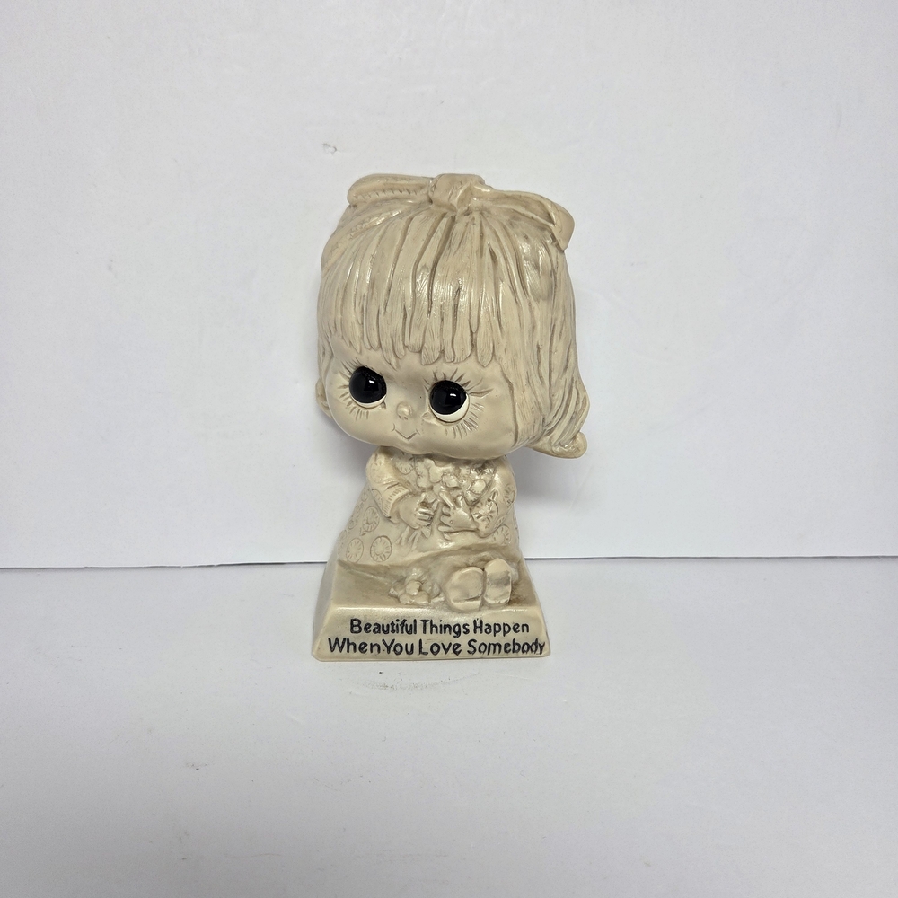 RW‎ Berries Beautiful Things Happen When You Love Somebody Figurine